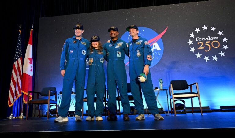 Artemis II regresa con éxito a la Tierra