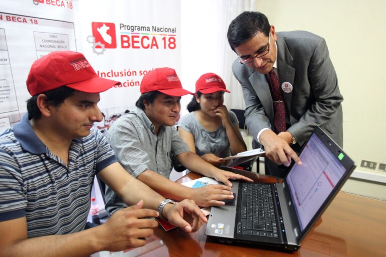 Becas educativas: inversión estratégica para el desarrollo y el talento nacional