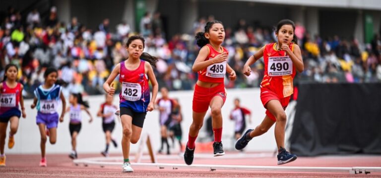 Dos menores torateñas representarán a Moquegua en torneo nacional infantil de atletismo en Chimbote