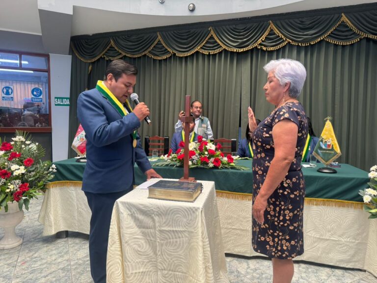 Dolly Dávila juró como nueva alcaldesa del distrito de Samegua