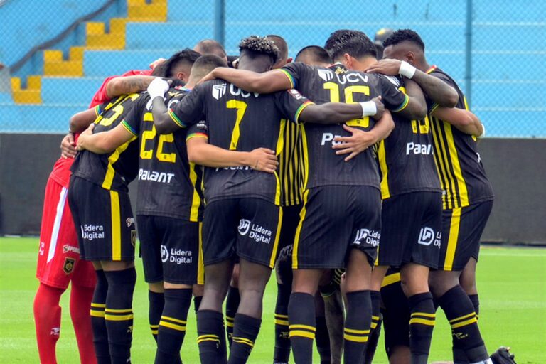 Trinquetes Políticos: Copa Perú está que quema