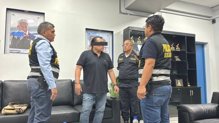 Detienen a gerente de ONPE por fallas en entrega de material electoral en Lima