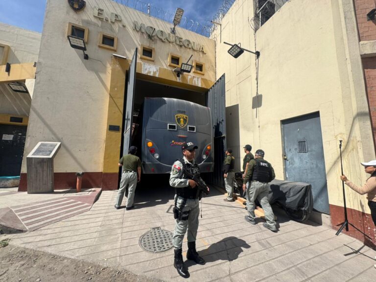 Trasladan a internas del penal de San Ramón a cárceles del sur del país