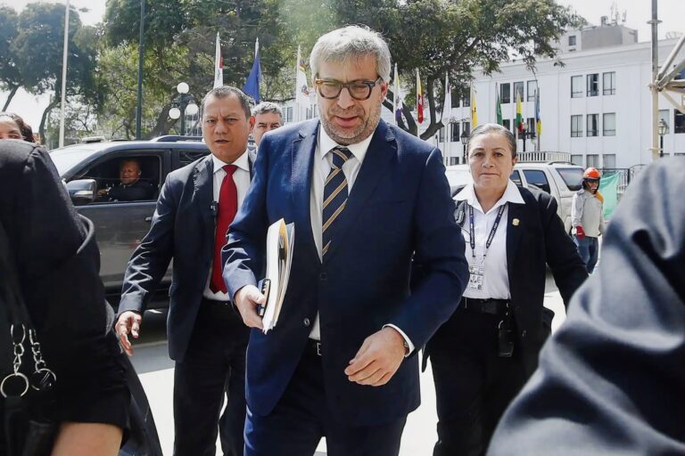Dictan impedimento de salida del país a Piero Corvetto por 18 meses