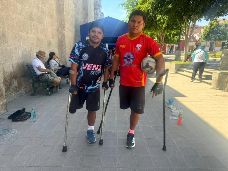 Deportistas discapacitados recorren el sur para financiar su participación en torneo nacional