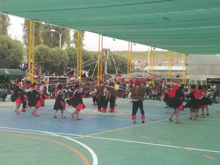 Red de Salud Islay organiza juegos regionales deportivos y florales 