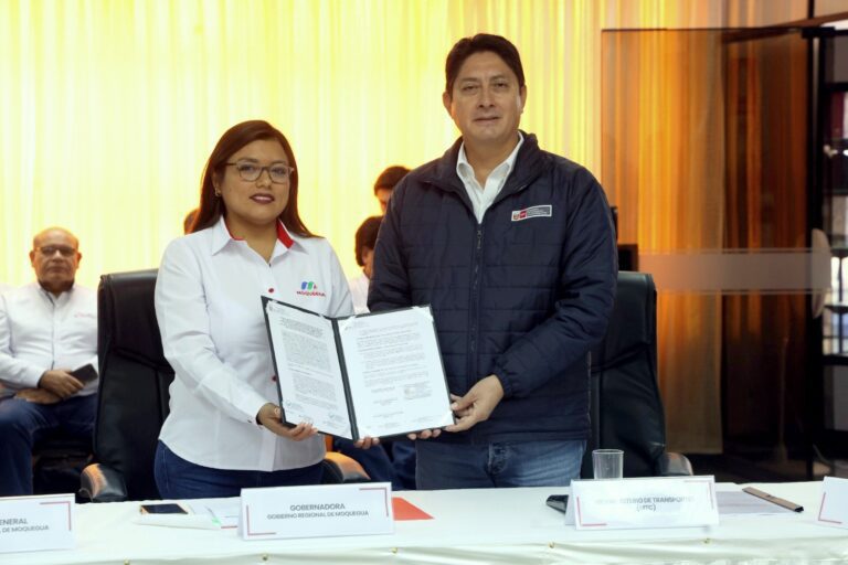 MTC y Enapu suscriben convenio para ejecutar el componente espigón rompeolas de Ilo