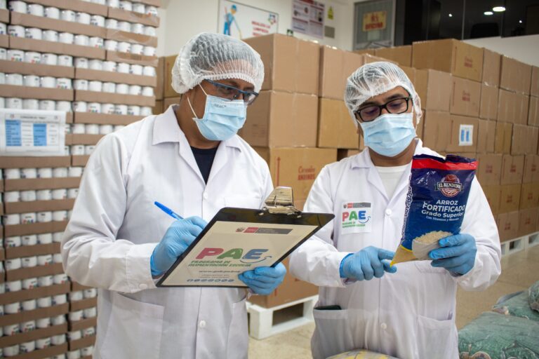 Más de 7300 toneladas de arroz fortificado entregó el Midis a escolares de todo el país
