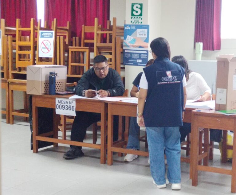 ODPE Mollendo destaca labor de miembros de mesa en elecciones del 12 de abril