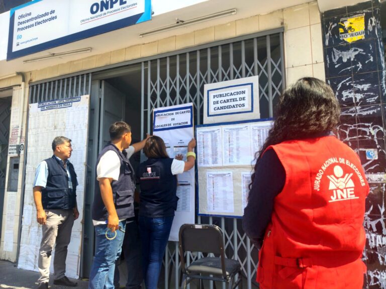 ODPE Ilo publica carteles de locales de votación y mesas de sufragio