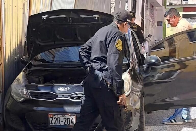 Delincuentes hurtan memoria vehicular de integrante de la orquesta Doctor Rock 