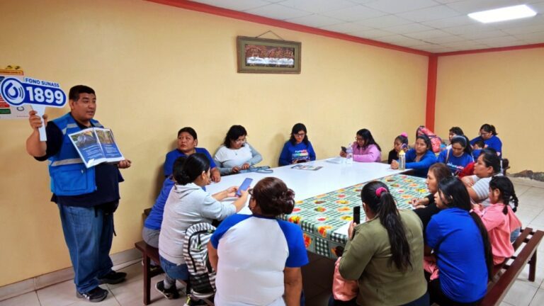 En modo azul: Sunass orienta a asociación de niños con autismo sobre uso del agua