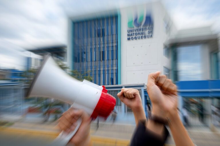 La vigilancia democrática