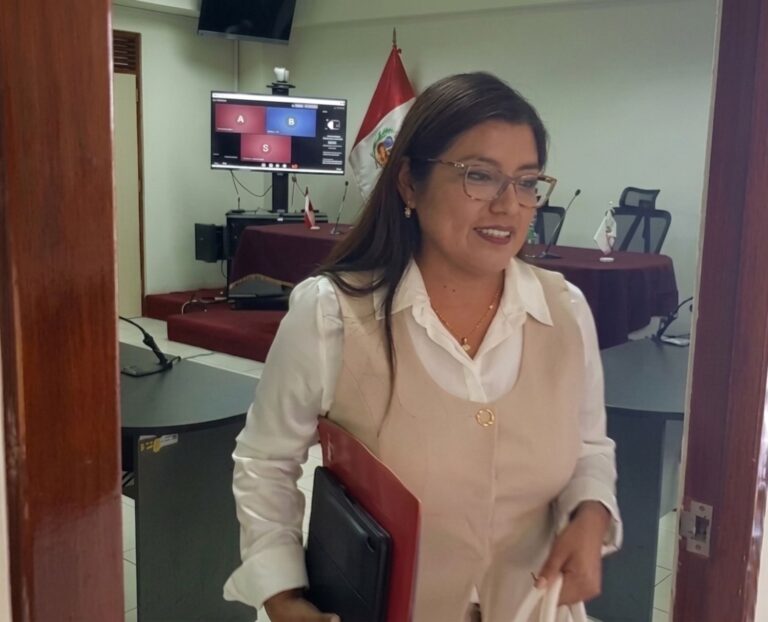 Poder Judicial ratifica absolución de Gilia Gutiérrez en caso por hoja de vida