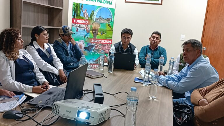 Autoridades y sector agrario evalúan impacto de contaminación del río Tambo