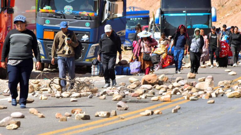 Trinquetes Políticos: A quién le hace bien lo que pasa en Bolivia