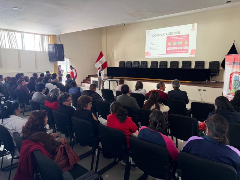 Más de 200 directores participaron en jornada de prevención contra el sarampión