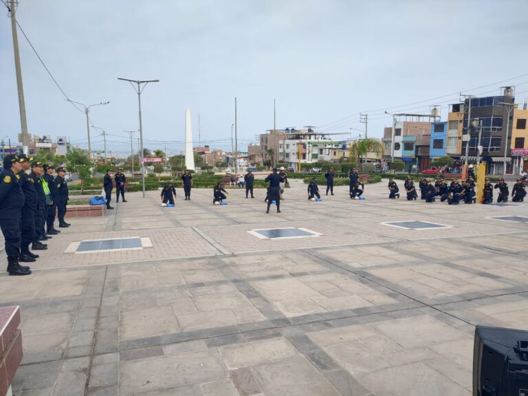 Capacitan a 50 efectivos de la División Policial de Islay en atención de emergencias y desastres