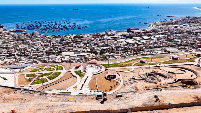 Contraloría advierte sobrecostos y retrasos por reubicación de escultura en malecón