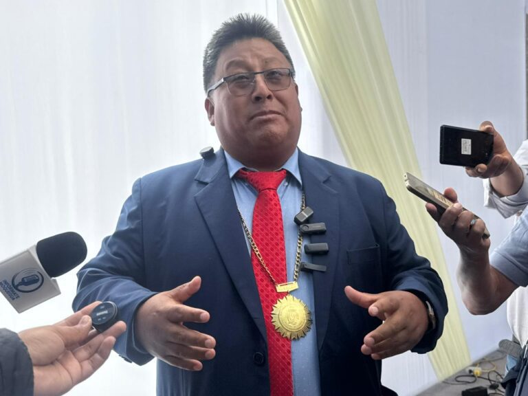 Trinquetes Políticos: El toro, el gallo, el perro y el caballo