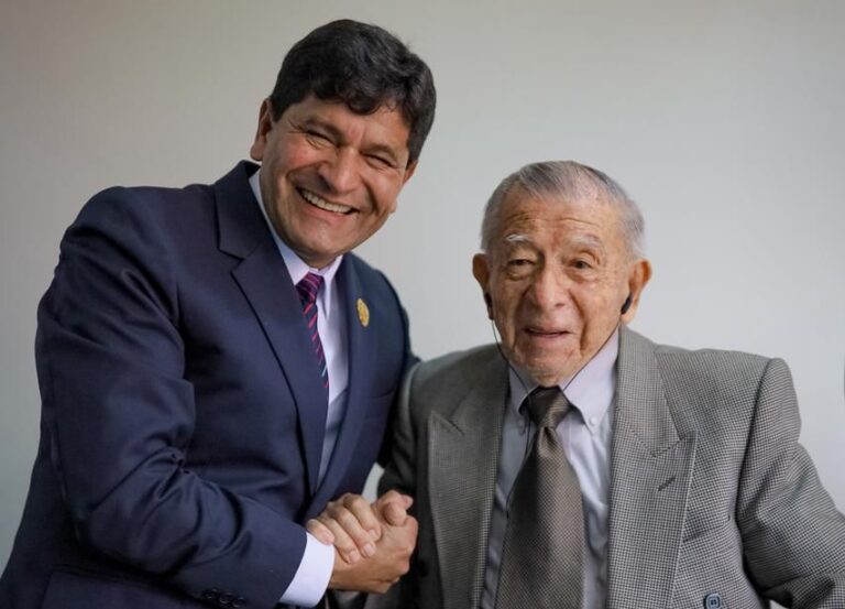 Creador del libro “Coquito” resalta inauguración del colegio Everardo Zapata