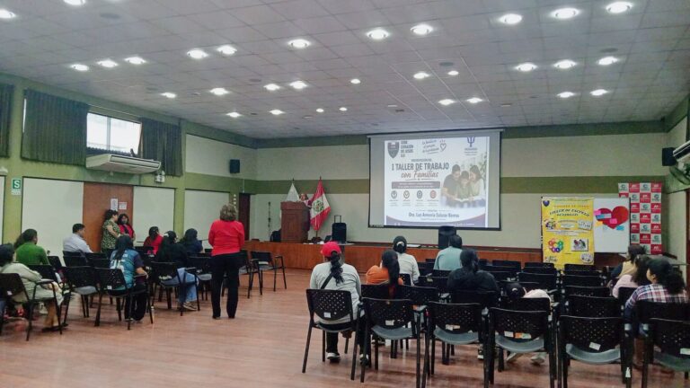 Fiscalía de familia impulsa rol de padres en educación especial