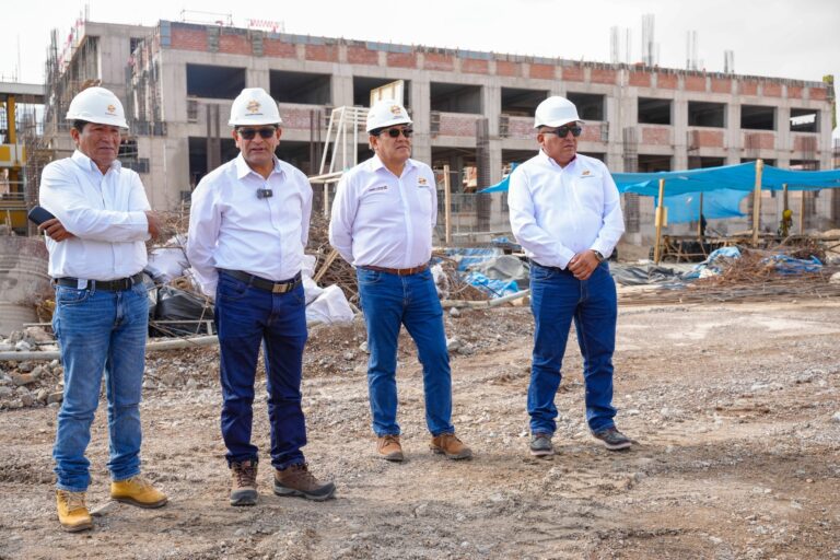 Inspeccionan obra del José Carlos Mariátegui y verifican 50 % de avance