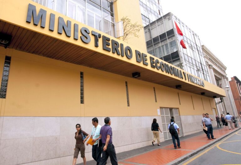 Trinquetes Políticos: Cuando a la política le falta técnica