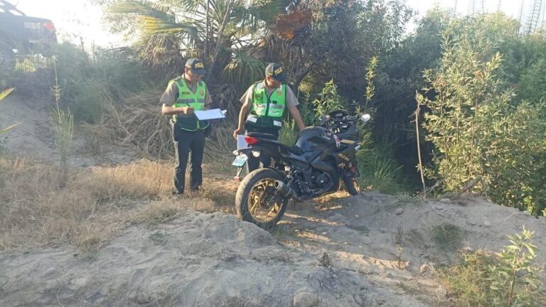 Intervienen a dos adolescentes por presunto hurto de moto lineal en Punta de Bombón