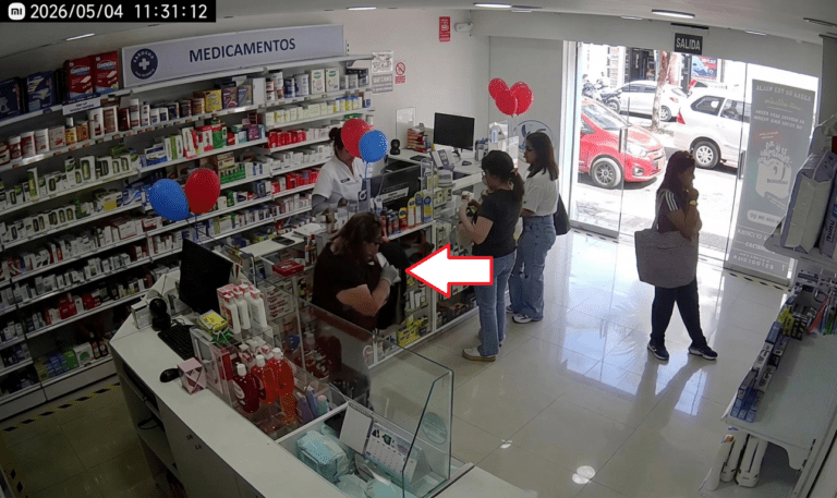 Captan a mujer sustrayendo productos de una farmacia en pleno centro de Mollendo
