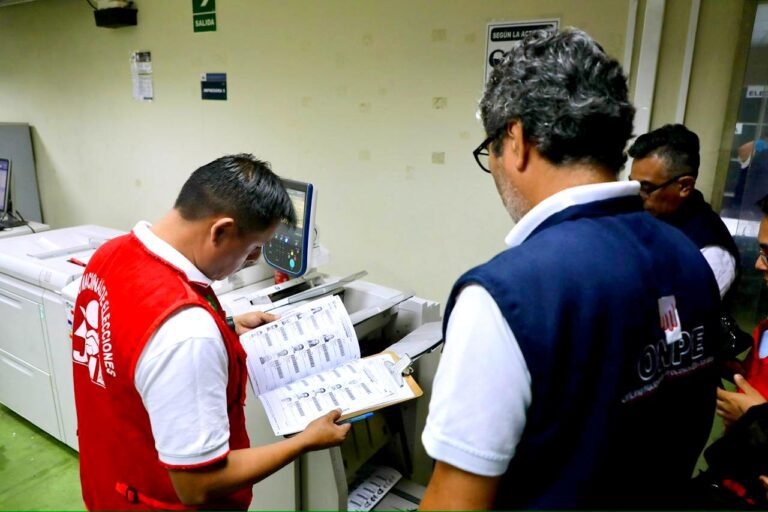 ONPE empezó a imprimir la lista y la relación de electores de la segunda vuelta electoral