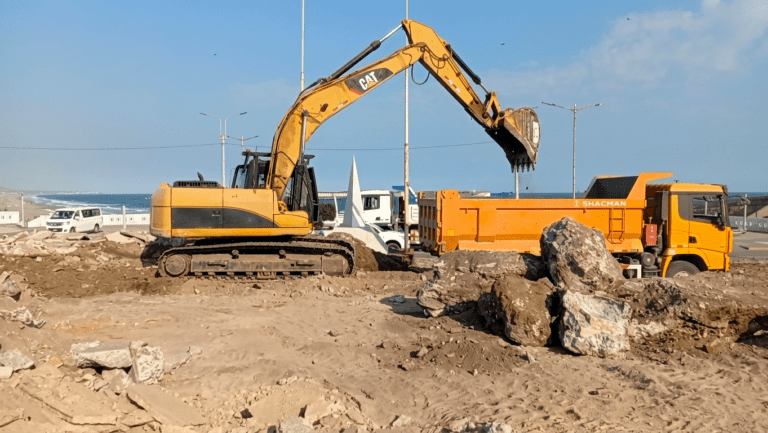 Al fin: Inician trabajos de remoción de escombros en obra del malecón Ratti