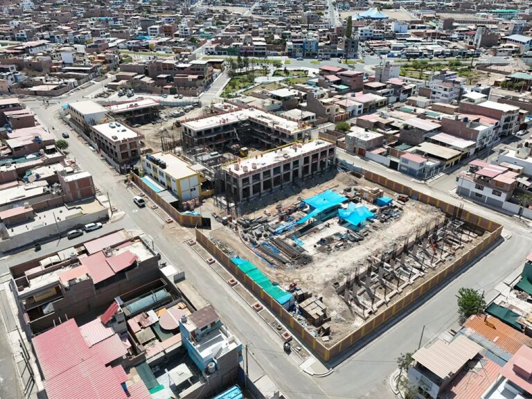 Obra del colegio Mariátegui de Mollendo próxima a superar el 50 % de avance