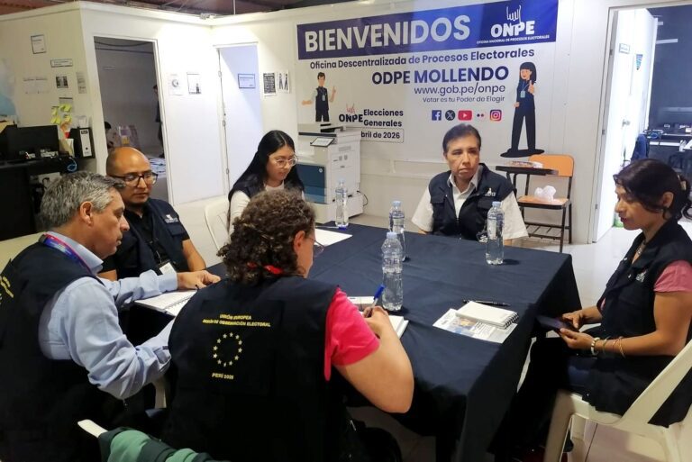 Observadores electorales de la Unión Europea realizaron visita a la ODPE Mollendo