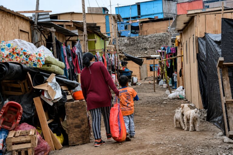 La pobreza multidimensional afectó al 13.6% de moqueguanos, superando a la pobreza monetaria