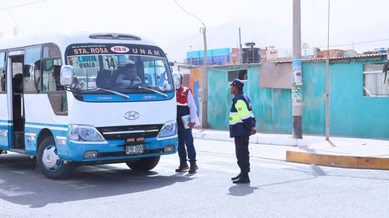 Realizan operativo contra el transporte informal en ingreso a El Algarrobal