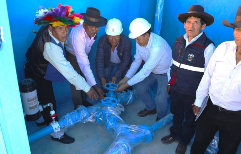 Sacuaya accede por fin a agua potable