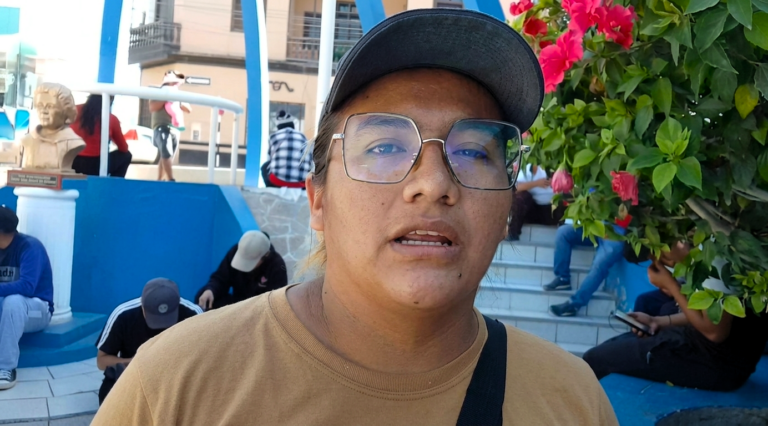 Vecinos protestan por alto costo del agua distribuida en cisternas
