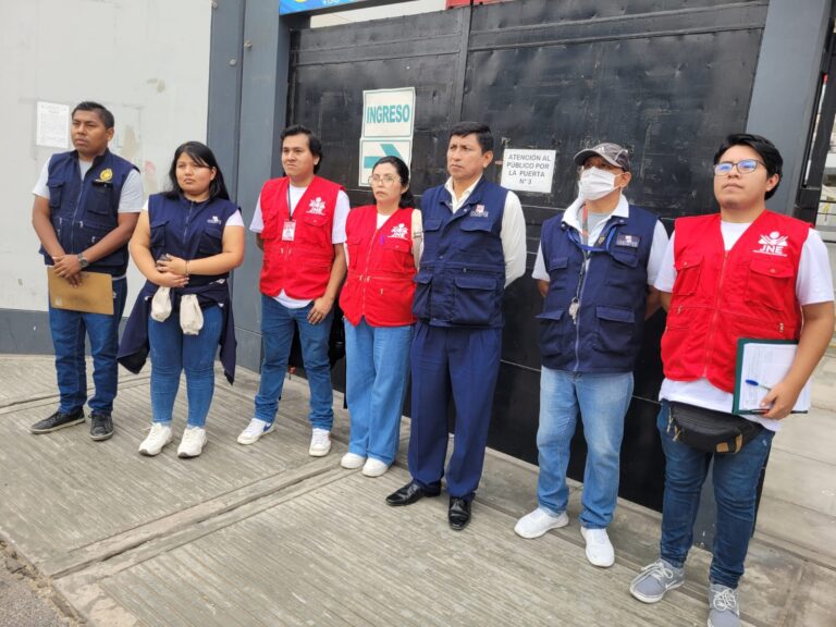 Retiran propaganda y verifican locales para la jornada electoral