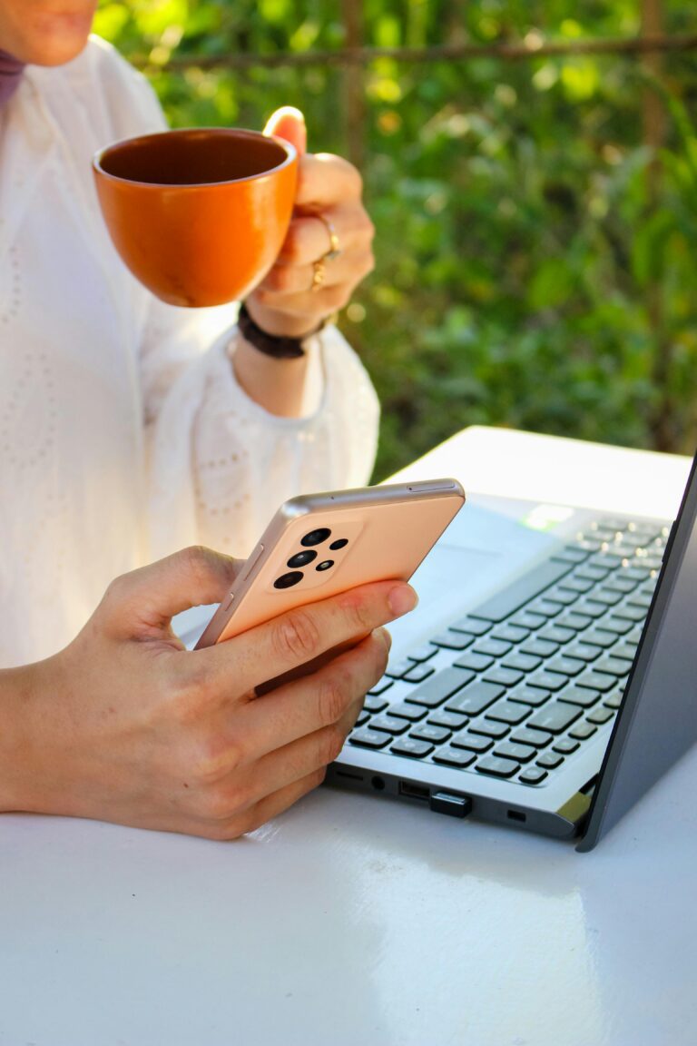 Cinco experiencias digitales que los peruanos exploran más allá de las redes sociales