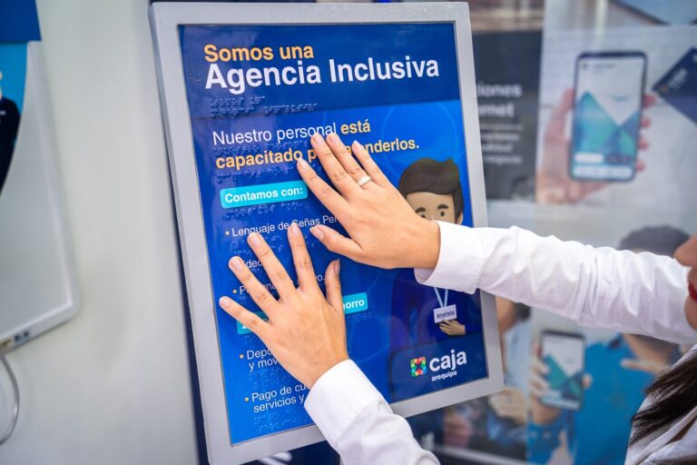 Caja Arequipa certifica agencias para mejorar atención a personas con discapacidad