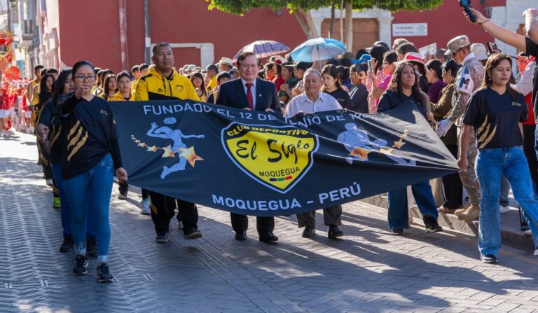 Trinquetes Políticos: Aniversario de Club El Siglo