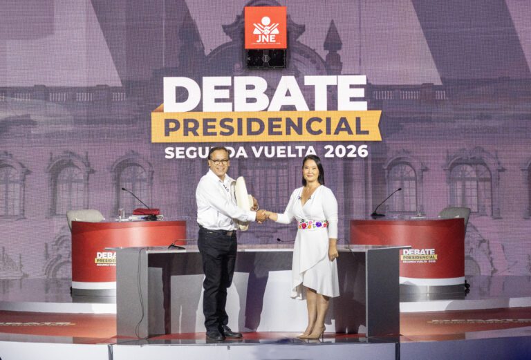 Trinquetes Políticos: El debate, una mirada de sopetón
