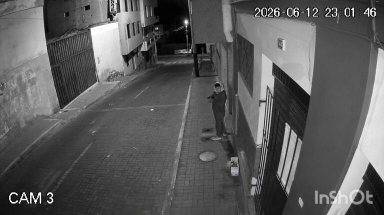 Delincuente habría usado llave maestra para ingresar a hospedaje