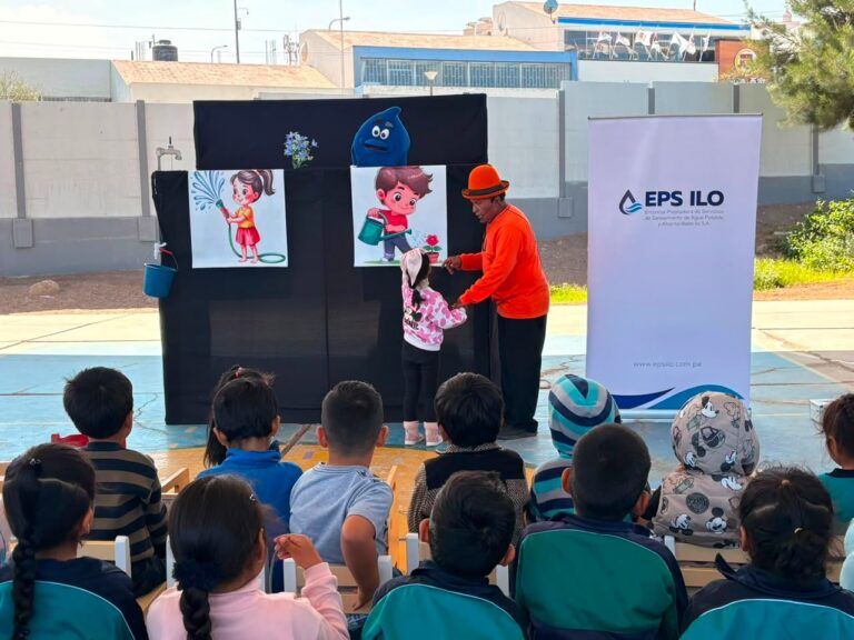 Con teatro y juegos educativos, EPS Ilo promueve el cuidado del agua en niños y niñas