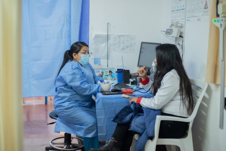 EsSalud mantiene atención en Omate pese a desplazamientos y renuncias de personal