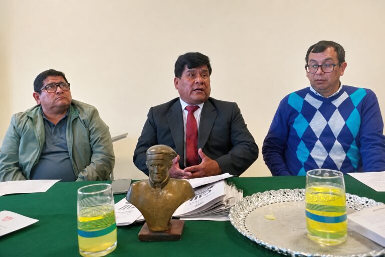 I.E. Deán Valdivia de Mollendo presenta programa por su 103° aniversario