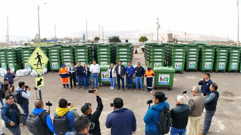 Ilo recibe 500 contenedores para reforzar limpieza pública en la provincia