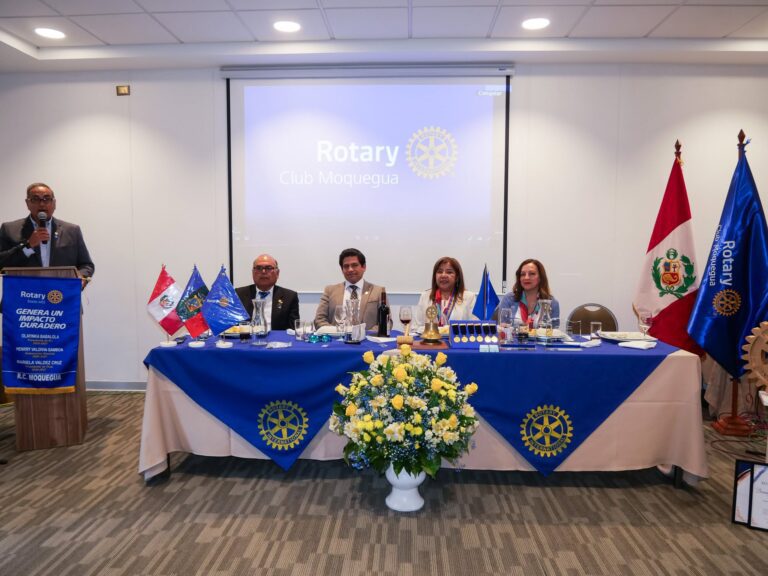 Mariela Valdez asume presidencia del Rotary Club Moquegua