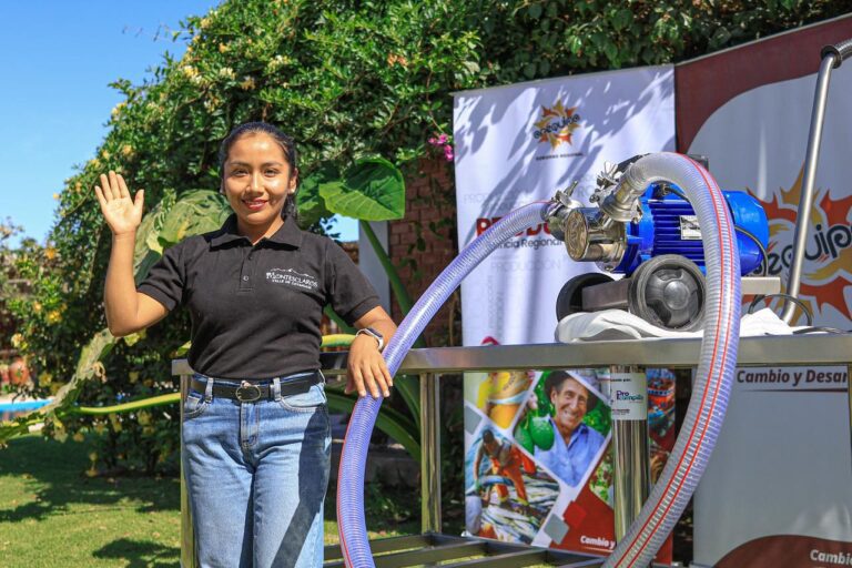Montesclaros recibe equipos para mejorar producción de derivados de la vid